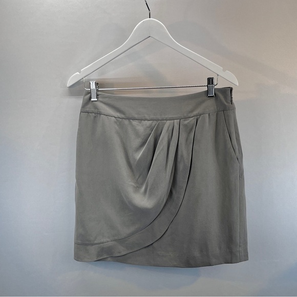 Ann Taylor Loft Petite Muted Gray Silk Skirt faux Wrap Pocket 4P minimalist new - Picture 1 of 9